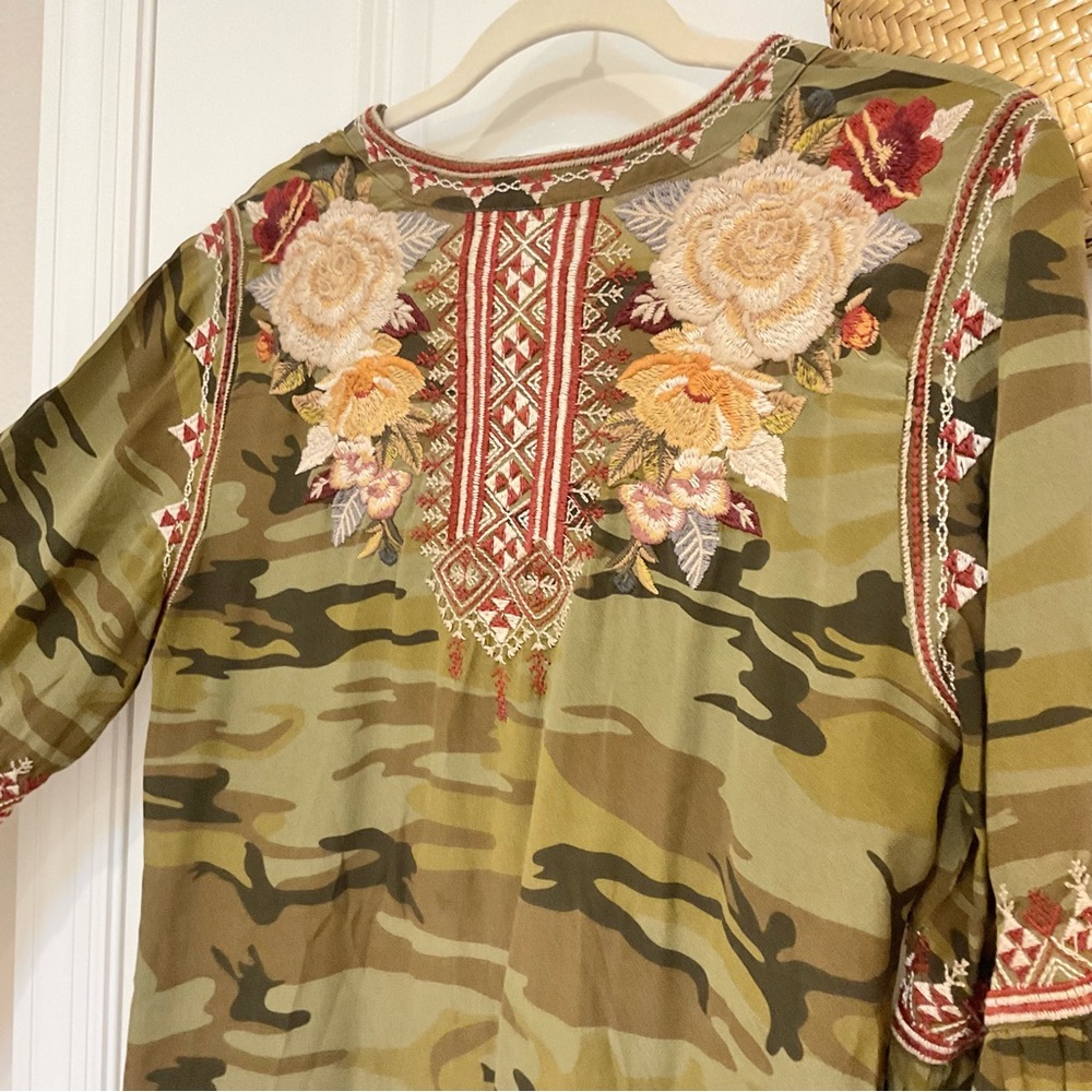 Johnny Was Workshop Silk Embroidered Camo Dress Size M, EUC - Picture 7 of 9